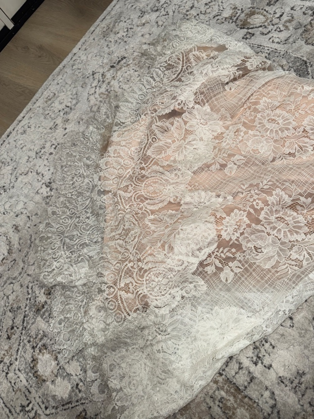 Custom wedding gown - Picture 7 of 10